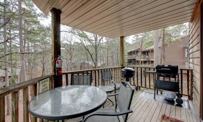 Mount Ida Condo | Harbor GetAway/12DSC Hosted by LOVR
