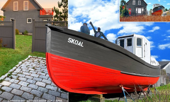 Beals Cottage | Harbor views + stylish interior + boat lounge