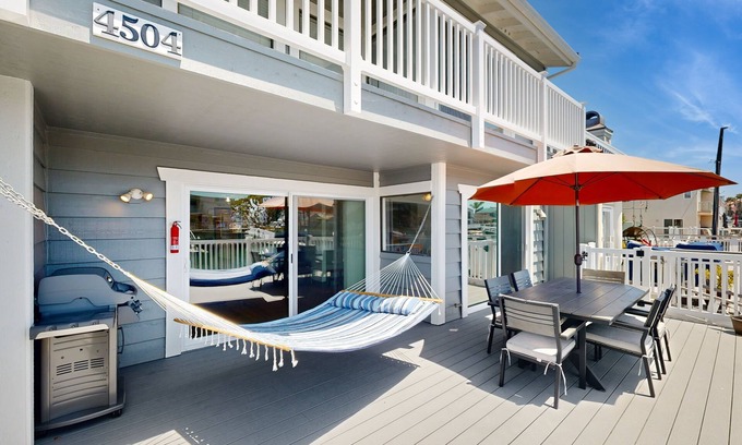 Channel Islands House | Harborside home in Oxnard with short walk to beach - bring your boat