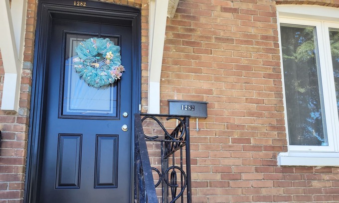 Owen Sound House | Harbour Veiw 2 Bedroom and Den
