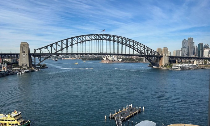 McMahons Point Apartment | Harbourside 81 - Stunning Studio Apartment - Harbour Bridge & Opera House Views