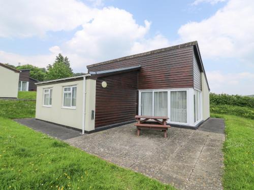 Heligan House | Harcombe House Bungalow 1