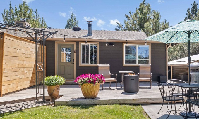 Alfalfa House | Harmony Hills, Couple's Retreat in Bend! Pets OK!