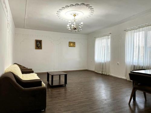 Artashavan House | HarmonyCampingHouse
