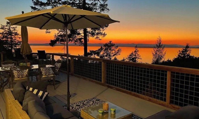 Friday Harbor House | Haro Sunset House