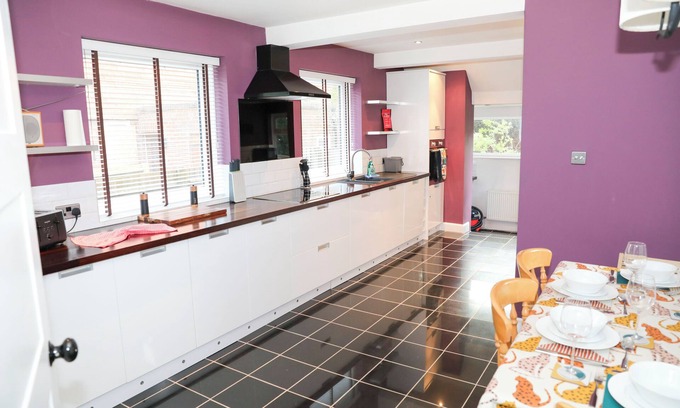 Hassocks House | Hassocks Hideaway with Parking & Garden