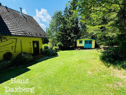 Eppenschlag Apartment | Haus-Daxberg-idyllisch-gelegen-im-Bayerischen-Wald-Ferienwohnung-mit-Zimmer-Kueche-Bad