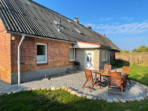 Am Salzhaff House | "Haus Landgang" für Naturliebhaber, strandnah, ruhig, mit großem Garten