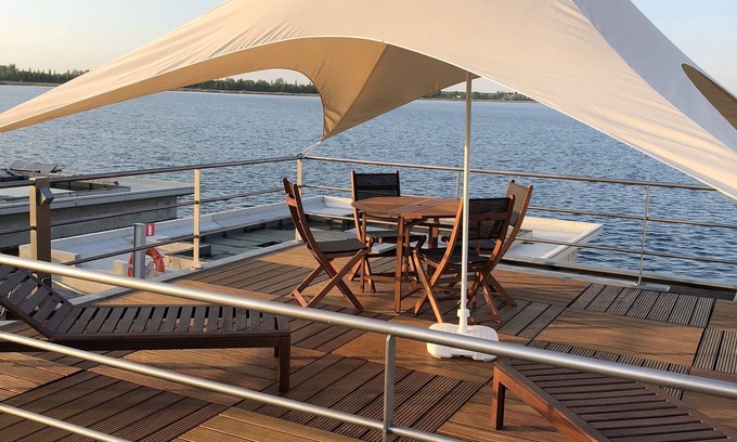 Bitterfeld Boat Rental | Hausboot Harmonie