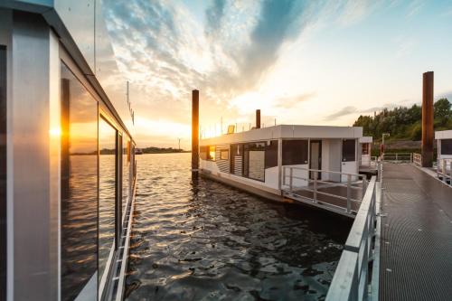 Rablinghausen Boat Rental | Hausboote am Lankenauer Höft