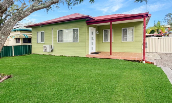 North Haven House | Haven Hideout - 3 bedroom holiday home in North Haven, close to beach, wifi available