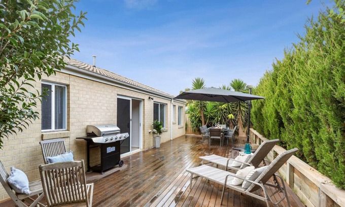Ocean Grove House | Haven in Grove- Family beach getaway! Cosy- modern