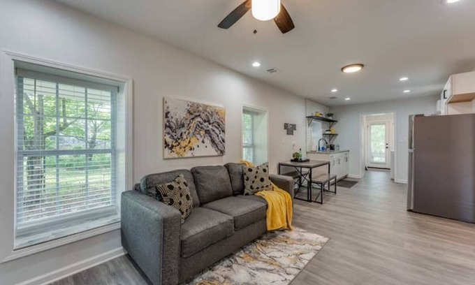 Forest Park House | Haynie’s Hidden Getaway- 9mins from ATL airport!