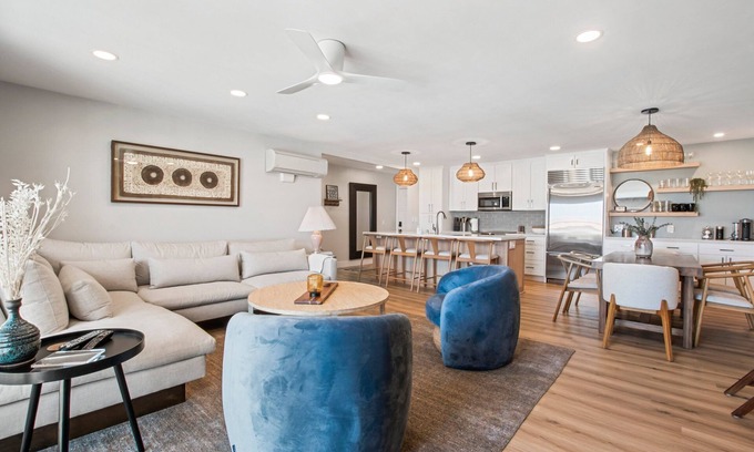 Village of La Jolla Apartment | Heart of La Jolla Gem - Newly Renovated!
