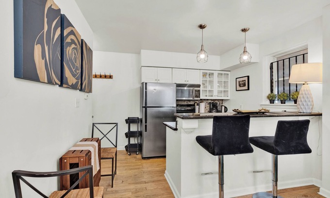 Graduate Hospital House | Heart of Philadelphia Rooftop Deck Walkable