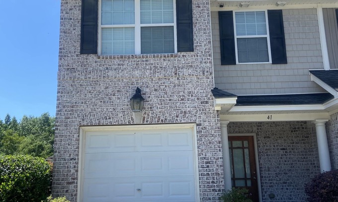 Fleming House | Heart of Savannah, gated community 20 minutes from River Street.