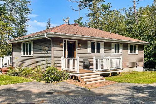 Orland House | Heart Pond Hideaway & Annex