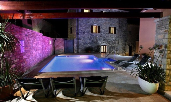 Burici Villa | HEATED OUTDOOR POOL + Spa Whirlpool + Sauna: Stone villa with private pool