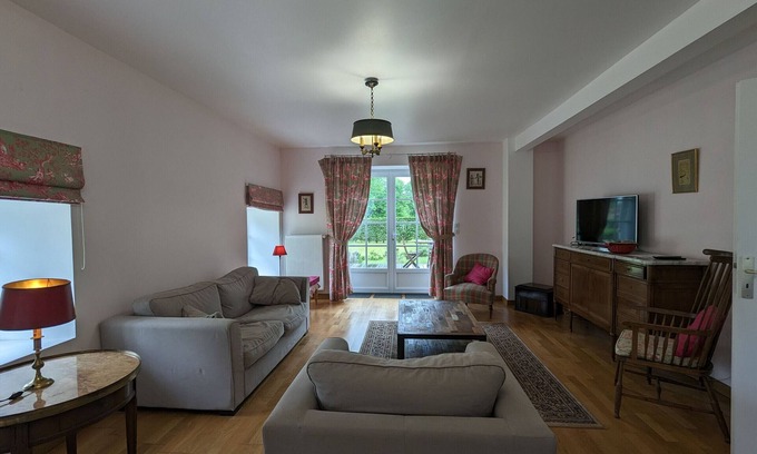 Ardentes Cottage | Heated Pool, Canoeing, Fishing, near Châteauroux and George Sand's House