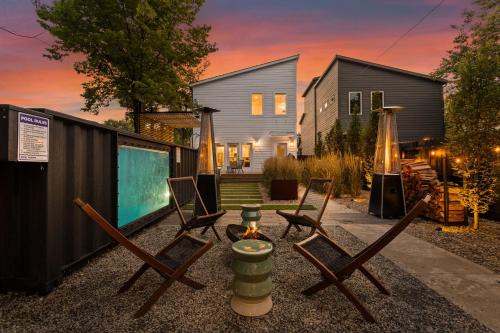 Fountain Square House | Heated Pool-Chefs Kitchen-Hot Tub-EV Charging-BBQ