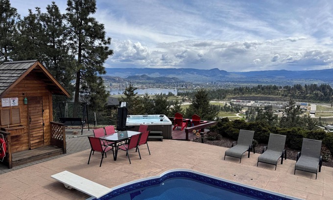 West Kelowna Estates House | Heated Pool, Hot Tub, 7 Beds, Lake View, City View, Mountain View