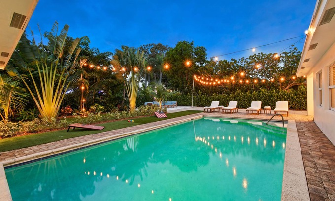 Lake Clarke Shores House | Heated Pool-Oversized Master - Close to Beach - Centrally Located 4 Bed/3 Bath