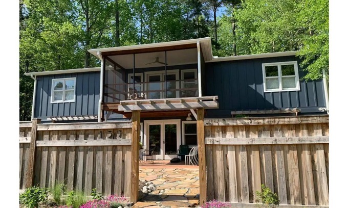 Pittsboro House | Heavener farm guesthouse (two story)