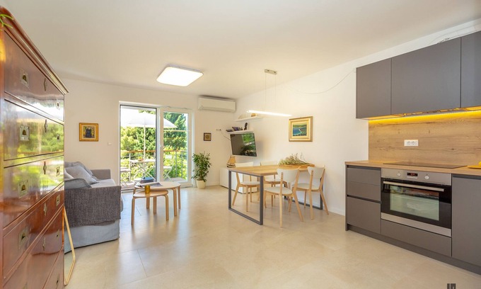 Gornji Kono Apartment | Hedera Estate, Hedera A55