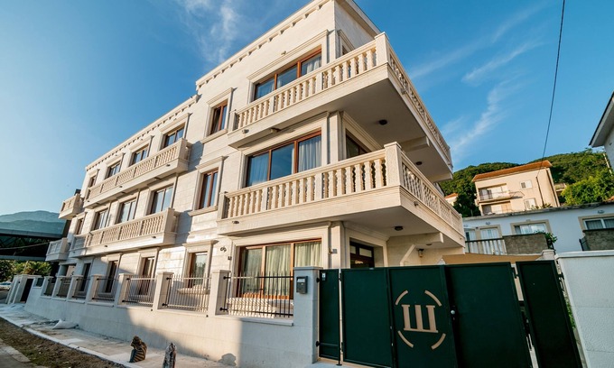 Kumbor Apartment | Hedera Residences