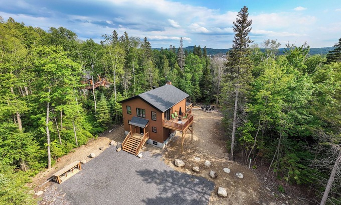 Entrelacs Ski Chalet | Hegoak : A/C, BBQ and firepit