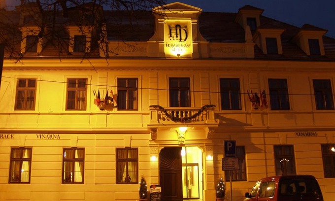 Slany Hotel | Hejtmanský dvůr