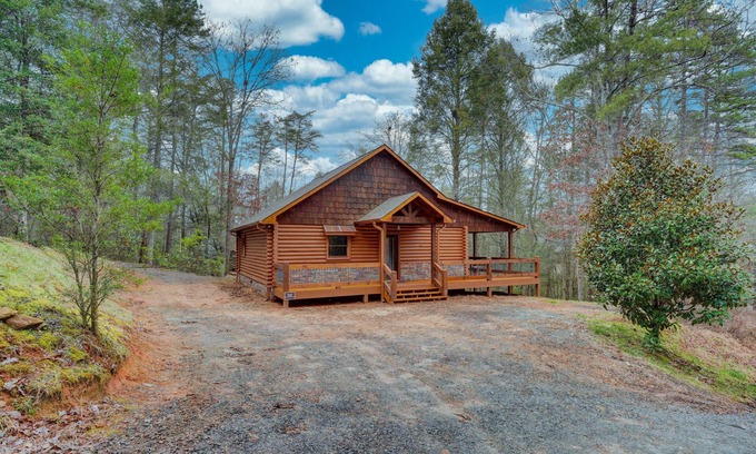 Cashes Valley Cabin | Hemlock Haven