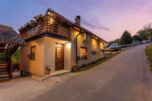 Bostanj House | Herbal Apartment Marjetka