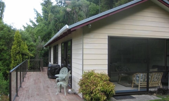 Herbert House | Herbert, Cosy Dell Crib Forest Retreat