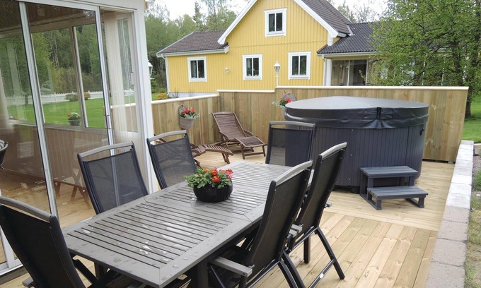 Karlstorp House | Here we have a well-kept house with good facilities for you in the program.
