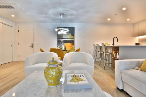 Old Montreal Apartment | Heritage Hideaway 2BR Old Port Charm