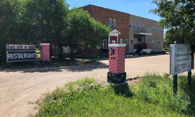Gravelbourg Bed & Breakfast | Heritage Place Hotel