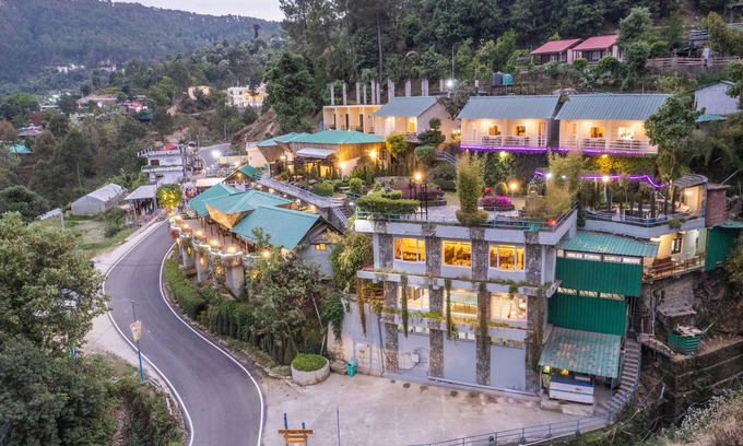 Kausani Hotel | Heritage Resort