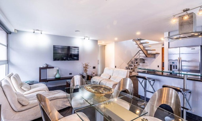 La Florida Apartment | Hermoso penthouse dúplex con vista a Medellín