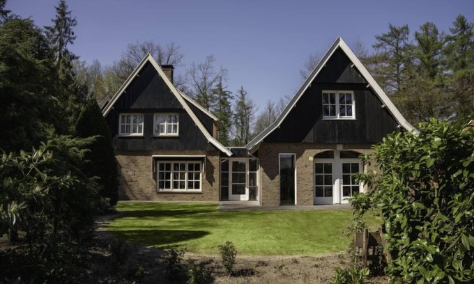 Losser House | Het Landhuis by Interhome