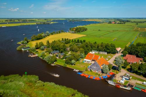 Grou House | Het Voorhuis, group accommodation on the Frisian Lakes