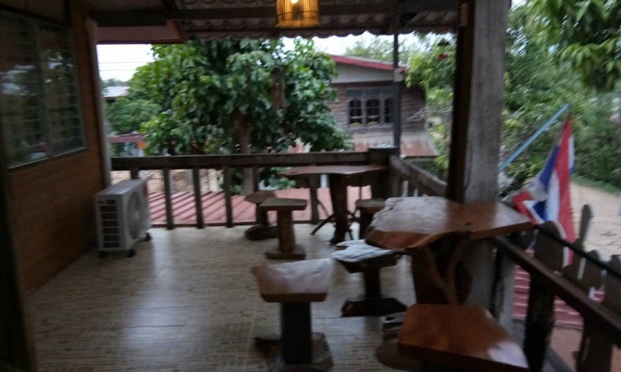 Ban Dung House | Heuan Kru Noi Homestay