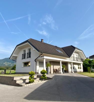 Kranj House | Hiša Helena