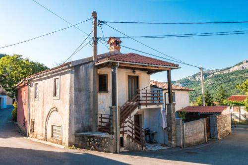 Hrastovlje House | Hiša Hrastovlje - Countryside House