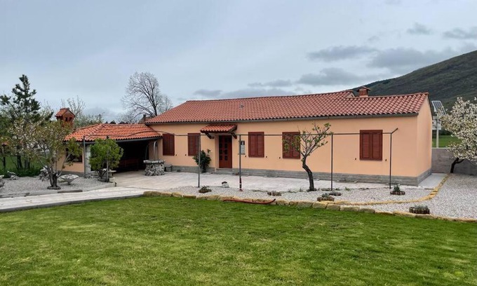 Podgorje Apartment | Hiša Pod Slavnikom