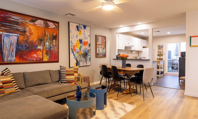 Bay Park House | Hidden Gem by the Bay. King Beds. Private Patio. Kid+Pet-Friendly.