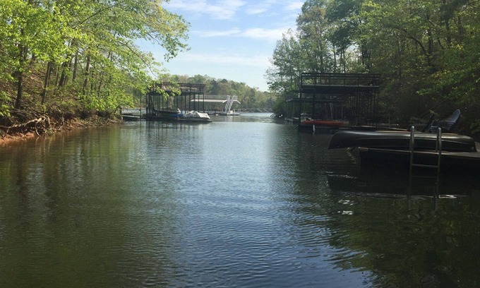 Dawsonville House | Hidden Gem on Lake Lanier in North GA Mtns-Warm Weather Fun, Ready When You Are!