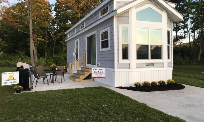 South Haven House | Hidden Ponds Getaway