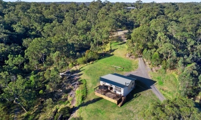 South Maroota Cottage | Hide away and Nestle amongst the trees