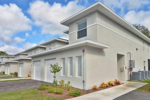 Iona House | Hideaway at Hidden Palms Cove
